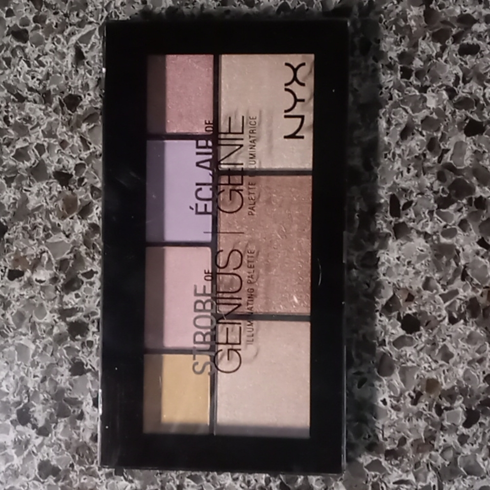 NYX Strobe of Genius Illuminating palette
